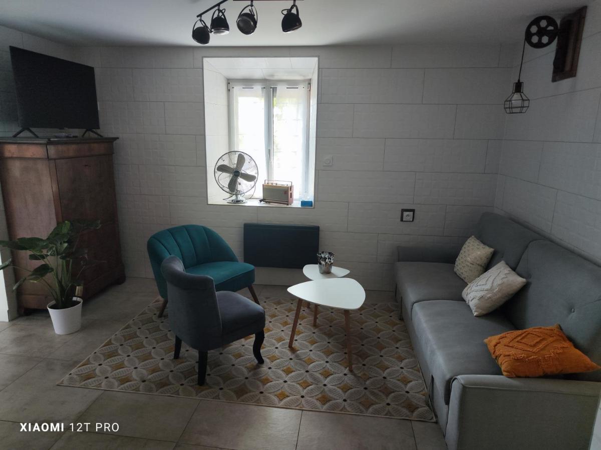 Appartement Renovee Dans Maison Ancienne Amancy Exterior photo
