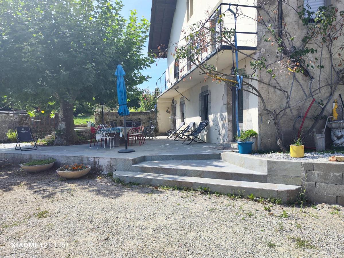 Appartement Renovee Dans Maison Ancienne Amancy Exterior photo